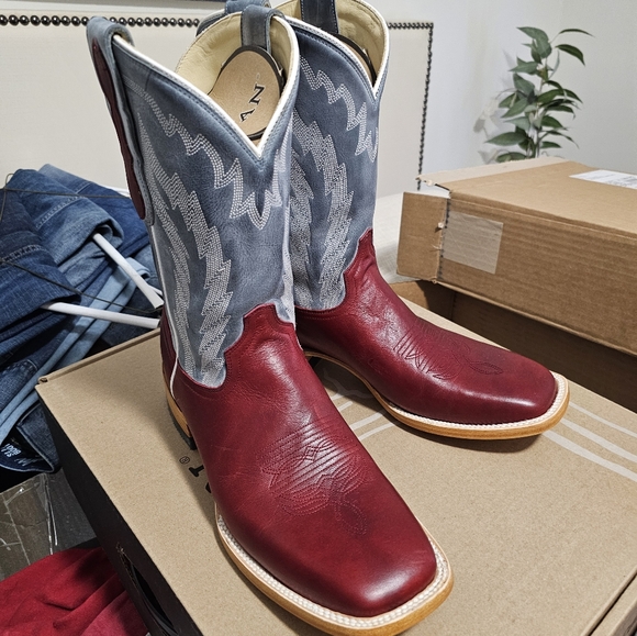 Mens Cowboy Boots - Picture 4 of 6